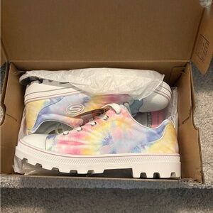 NWT Skechers White Berkeley Blocks Roadies Sneakers